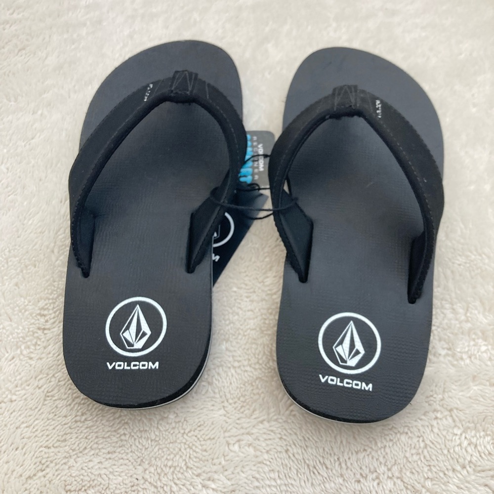 Volcom Flip Flops - Picture 2 of 3